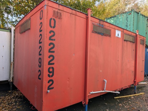 18ft 5ft 1 toilet - 9.5ft, block